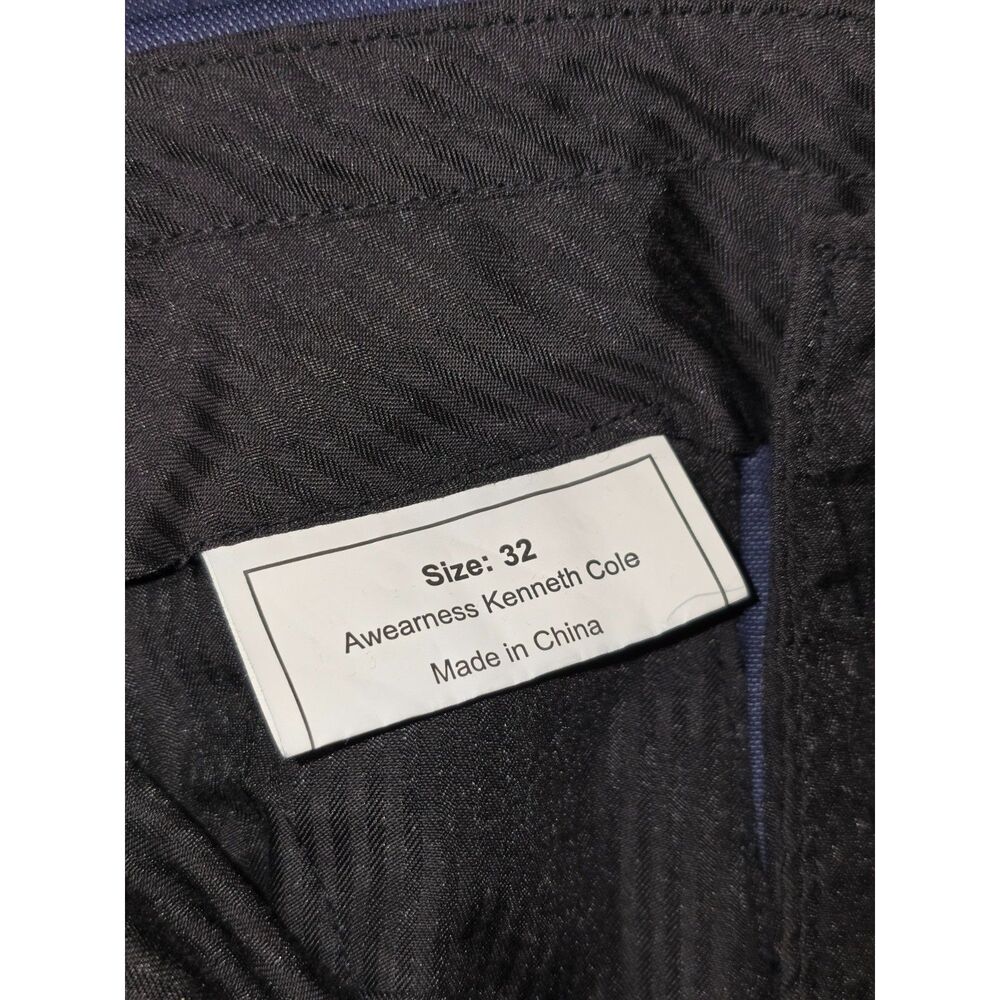 Men's Suit - 32 - Dark Blue - Double Vented. Flat front pants.  Modern Cut. - Picture 8 of 11